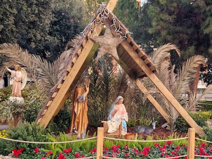 El nacimiento de Barberà del Vallès (Barcelona) con el niño Jesús sustraído, este jueves.