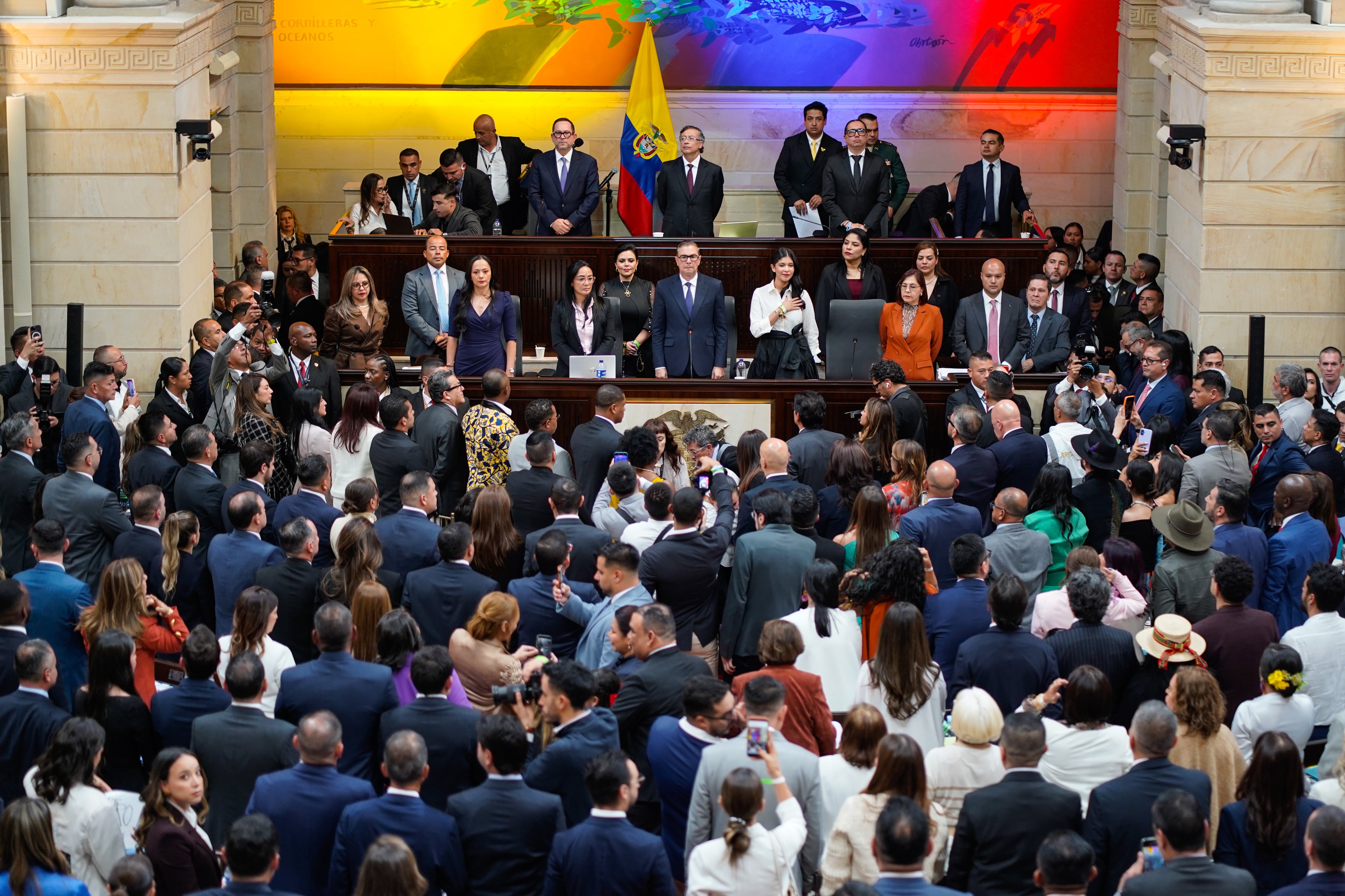 El presidente de la República llega al Salón Elíptico del Capitolio Nacional para presidir la instalación oficial del Congreso de la República e inaugurar el período legislativo 2026-2030