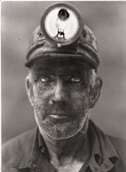 Retrato de un minero de Virginia publicado en el número de mayo de 1944 de National Geographic.