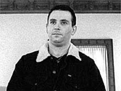 El condenado por matar a su esposa, durante el juicio.