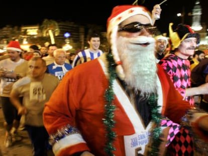 Corredores de una de las carreras de San Silvestre celebradas en Valencia.