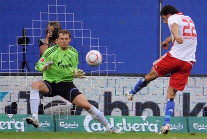 Van Nistelrooy marca ante Neuer.