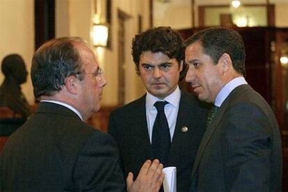 Los diputados del PP Ignacio Gil Lázaro, Jorge Moragas y Eduardo Zaplana, en el Congreso.