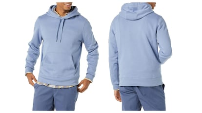 Sudadera con capucha de color azul.