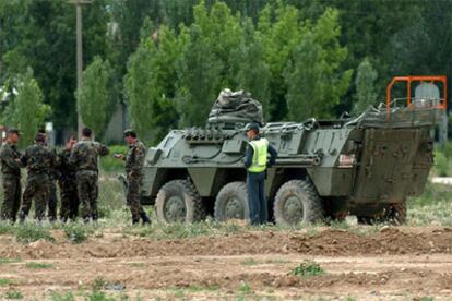 Un soldado ha muerto al volcar un vehículo blindado como el de la imagen en una demostración para escolares en Zaragoza.