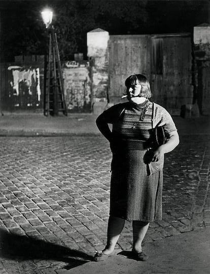 Prostituta, cerca de la Place d’Italie, 1932
