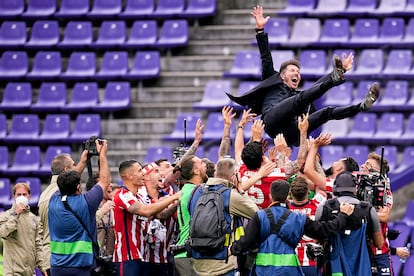 Diego Simeone festeja el título liguero conseguido frente al Real Valladolid CF el pasado mayo.