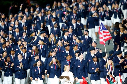 Ralph Lauren ha creado para los deportistas de Estados Unidos un uniforme clsico y elegante inspirado en la historia de los Juegos Olmpicos que ensalza los colores de la bandera americana.