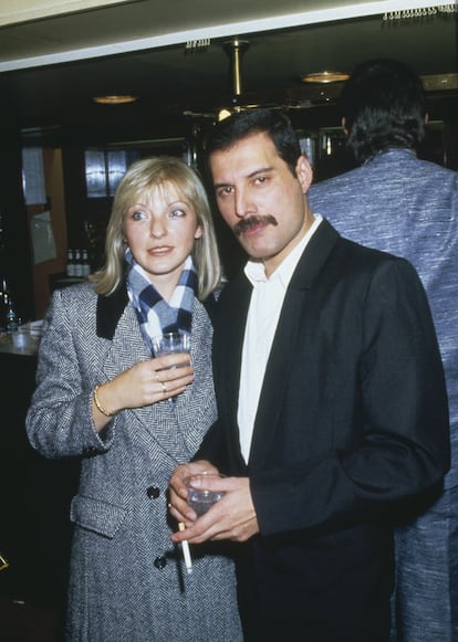 Em novembro de 1985, Freddie e Mary foram juntos à cerimônia beneficente Fashion Aid, realizada no Royal Albert Hall, em Londres. Naquele mesmo ano Mercury começou um relacionamento com Jim Hutton, que seria seu parceiro até sua morte, em 1991, aos 45 anos