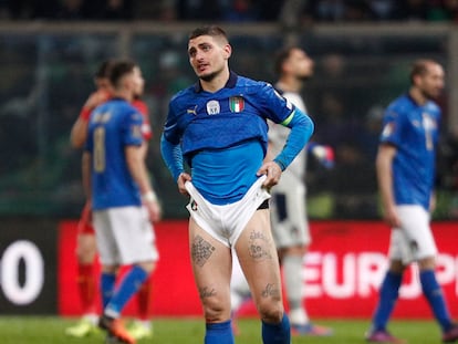 Marco Verratti se lamenta tras caer contra Macedonia del Norte.