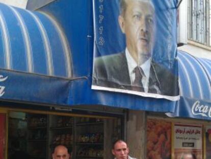 Una calle de Jerusal&eacute;n Este con fotos del presidente turco, Tayyip Erdogan.  