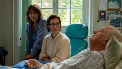 Sophie Marceau, Geraldine Pailhas y André Dussollier, en 'Todo ha ido bien'.