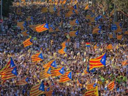 No hi ha cosa més fàcil que convertir una ciutadania en massa o en turba.