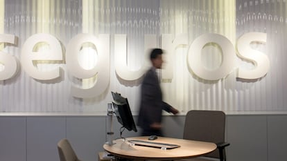 Interior de una oficina de seguros de El Corte Inglés, negocio que la compañía comparte con Mutua Madrileña.