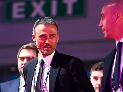 Luis Enrique y Rubiales en el sorteo de la Eurocopa.