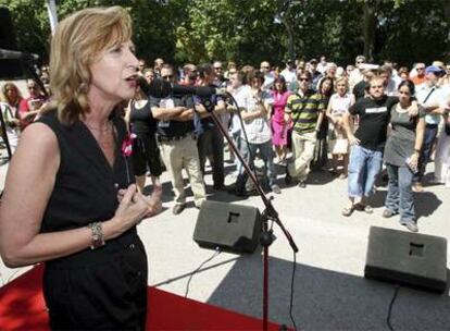 La diputada Rosa Dez, durante el debate ciudadano que organiz ayer en el parque del Retiro.