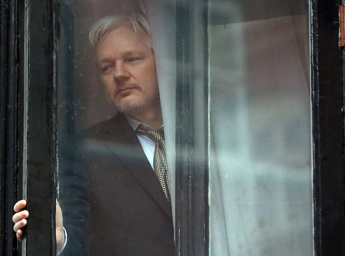 Police omitted folder called ‘CIA’ from the computer of Spaniard who allegedly spied on Julian Assange