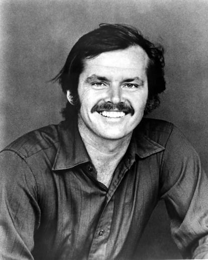 Jack Nicholson es uno de los actores más versátiles de Hollywood. Nació el  22 de abril de 1937 bajó el nombre de John Joseph Nicholson en Neptune City (Nueva Jersey). Además, es un reconocido productor, guionista y director de cine. Ha ganado tres premios de la Academia.

 Fecha de nacimiento: 22 de abril de 1937 (edad 79), Neptune City, Nueva Jersey, Estados Unidos