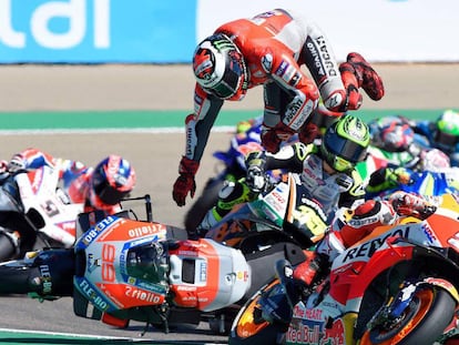 Márquez gana el GP de Aragón tras una gran batalla con Dovizioso