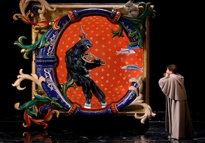 La ‘mezzosoprano’ Kate Lindsey durante la representación de ‘Il nombre della rosa’ de Filidei el pasado 27 de abril en La Scala de Milán.