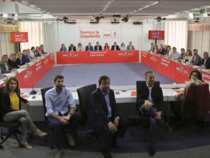 Hasta el último momento el PSOE busca un pacto con el PP y los demás grupos para elegir un sucesor a José Antonio Sánchez