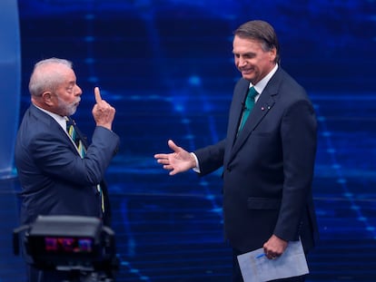 Lula da Silva y Jair Bolsonaro discuten durante un debate previo a las últimas elecciones presidenciales.