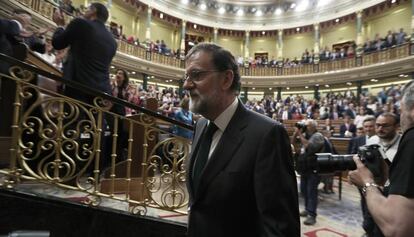 Mariano Rajoy, marxa del Congrés després de perdre la moció de censura.