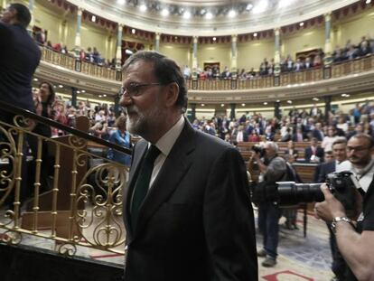 Mariano Rajoy, marxa del Congrés després de perdre la moció de censura.