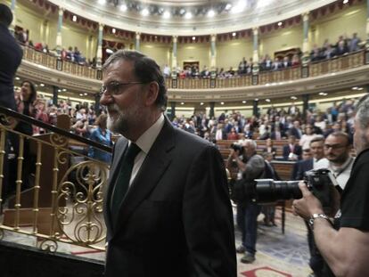 Mariano Rajoy, marxa del Congrés després de perdre la moció de censura.