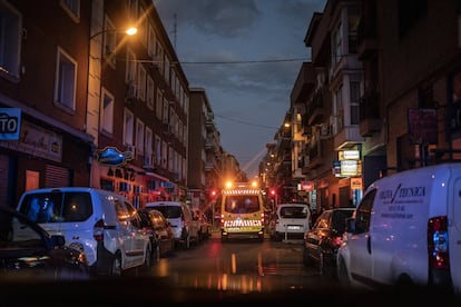 La UVI 8 recorre las calles del sur de Madrid para un aviso.