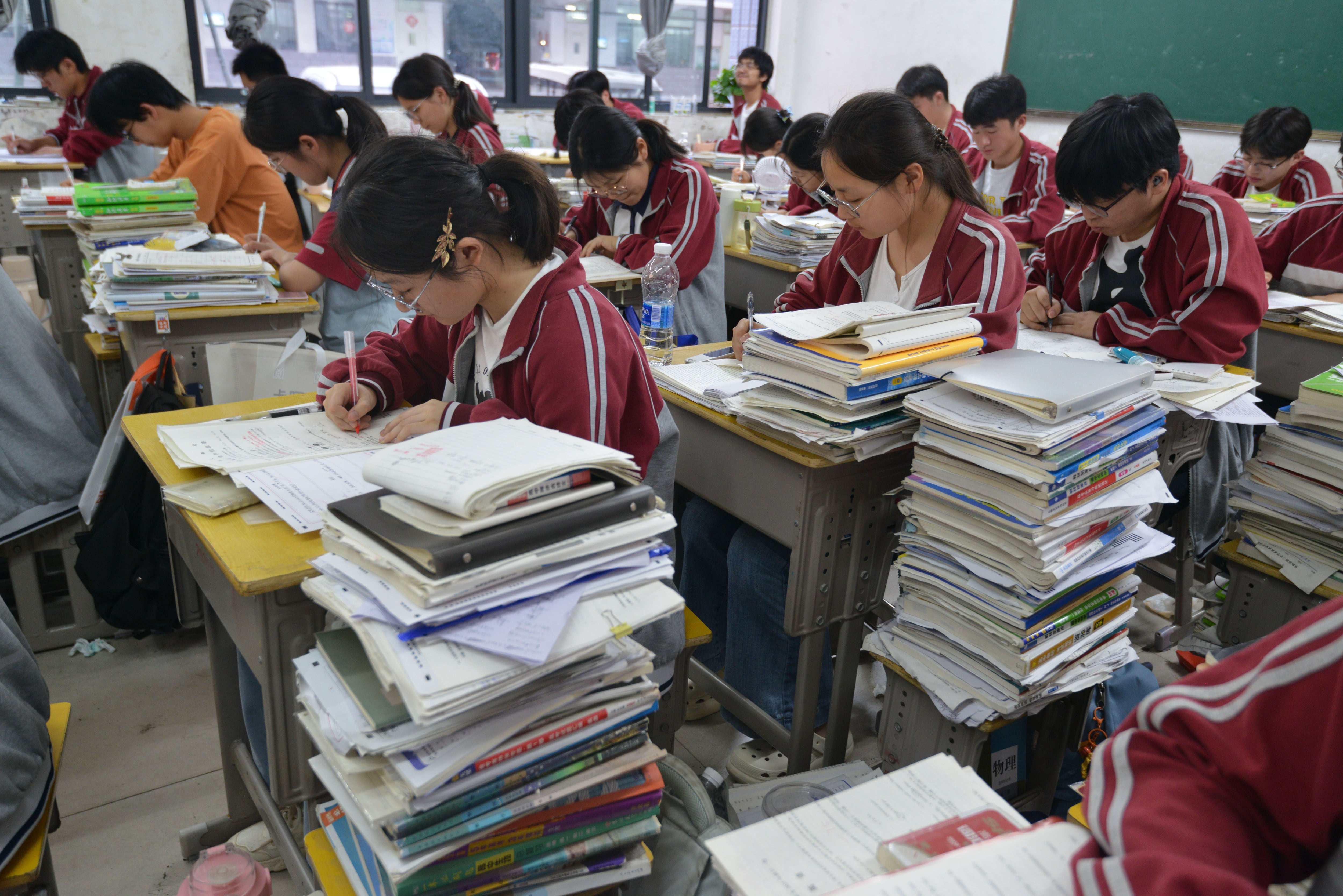 Del ‘gaokao’ a la PAU: la doble selectividad de cuatro alumnos chinos que quieren estudiar en España