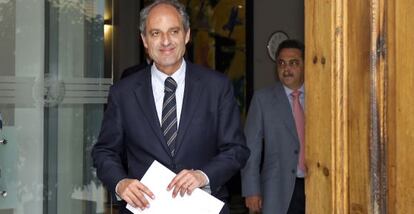 El expresidente valenciano Francisco Camps, a las puertas del Consell Jurídic Consultiu en Valencia.