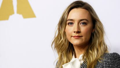 Saoirse Ronan

Esta hija del Bronx lleva demasiado tiempo jugueteando con el estrellato (nominación al Oscar incluida) sin terminar de alcanzarlo. 2017 debería ser su gran año con proyectos tan interesantes como un biopic de Vincent Van Gogh y una adaptación de La gaviota de Chéjov que huele a imprescindible de festival.