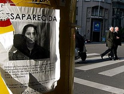 Imagen de uno de los carteles en los que se denunciaba la desaparición de Déborah Fernández.