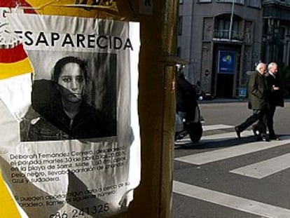 Imagen de uno de los carteles en los que se denunciaba la desaparición de Deborah Fernández en Vigo.