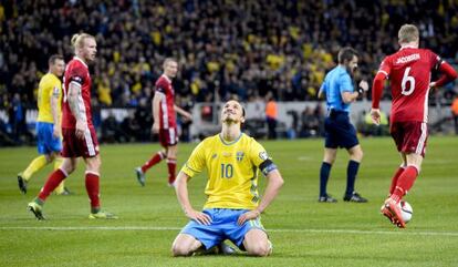 Ibrahimovic, en un instante del partido ante Dinamarca. 