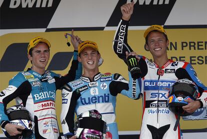 Pol Espargaró, Nico Terol y Esteve Rabat copan los tres primeros puestos en el GP de España.