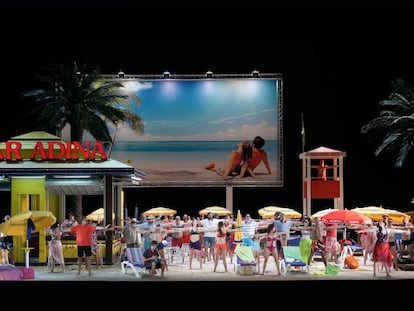 Aerobic y ambiente playero en el primer acto de 'L'elisir d'amore'.