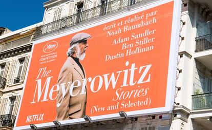 Un cartel de 'Los Meyerowitz', de Netflix, en Cannes en 2017, cuando el filme participó en la competición por la Palma de Oro. 