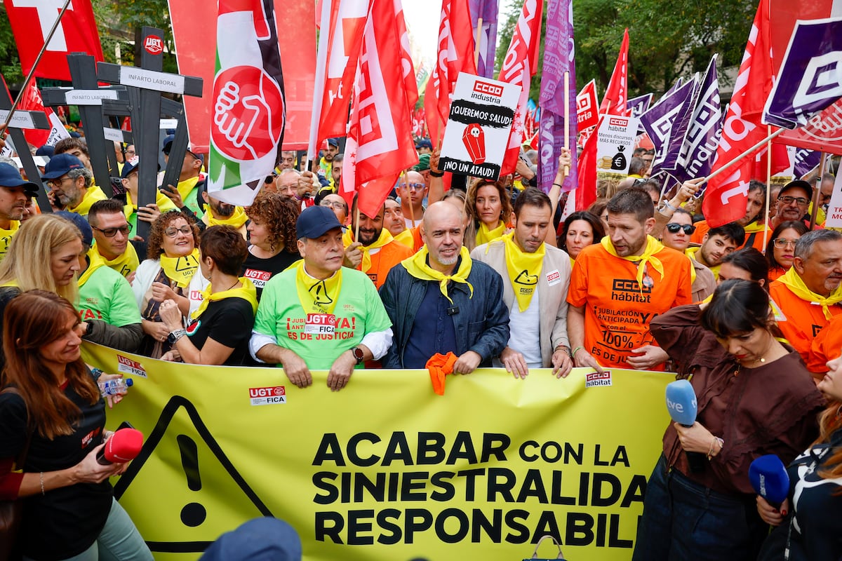 Los trabajadores de la construcción protestan frente a la CEOE por el aumento de la siniestralidad: “¡Falta prevención, sobra explotación!”