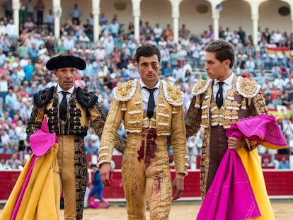 Paco Ureña, instantes después de sufrir la cornada en el ojo.