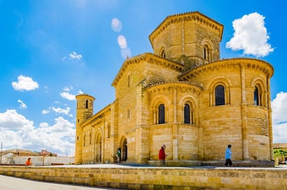 Iglesia de San Martín de Tours, construida en el siglo XI y joya del románico español, ubicada en el término municipal de Frómista (Palencia).