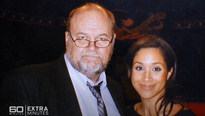 Una de las fotografías cedidas por Thomas Markle junto a su hija Meghan para el programa australiano '60 minutes', emitido el 13 de junio de 2021.