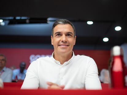 El presidente del Gobierno, Pedro Sánchez, al inicio del Comité Federal extraordinario del PSOE que se celebra este sábado en la sede del partido.