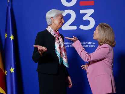 Nadia Calviño recibe a la presidenta del BCE, Christine Lagarde, antes de la reunión del Eurogrupo celebrada en Santiago de Compostela.
