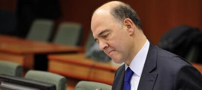El ministro franc&eacute;s de Finanzas, Pierre Moscovici, en la reuni&oacute;n del Eurogrupo del lunes.