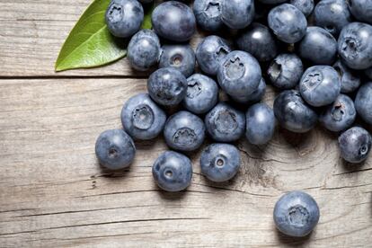 Sobre todo arándanos. También las moras, frambuesas y otras frutas del bosque. No son solo un complemento del gin-tonic.