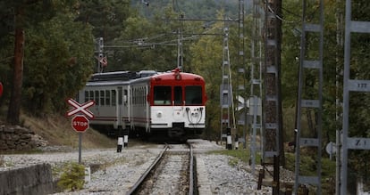 Tren el&eacute;ctrico que hace el recorrido Cercedilla-Cotos.