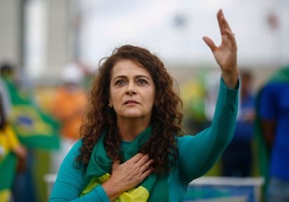 Apoiadora de Bolsonaro durante ato em Brasília.