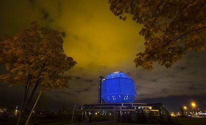 La Bilbioteca Nacional de Bielorússia, a Minsk.